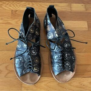 ALEXANDER MQUEEN Black and Gray Open-Toe Sandals